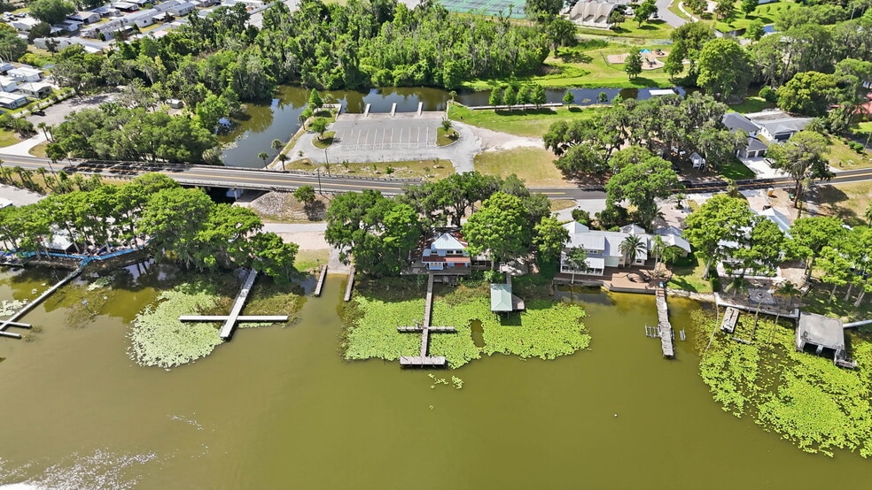 More Photos Of 400 Lakeshore Dr, Eustis Specialty For Sale