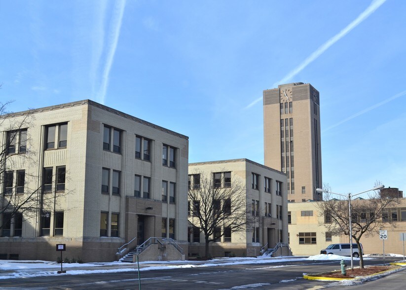 More Photos Of 2800 S 20th St, Philadelphia Unknown For Lease