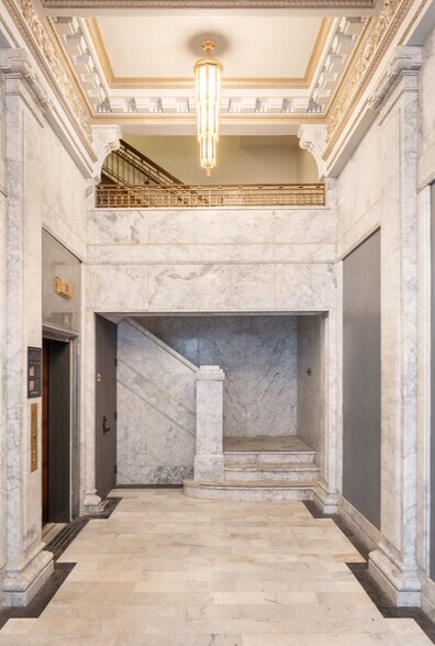 More Photos Of 740-748 S Broadway, Los Angeles Loft Creative Space For Lease