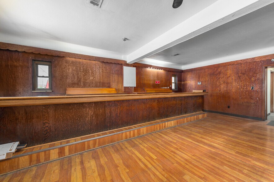 More Photos Of 5203 Turney Rd, Garfield Heights Bar For Sale