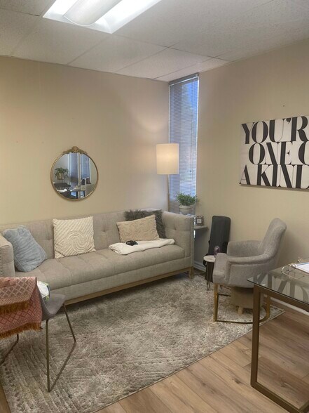 More Photos Of 1101 Dove St, Newport Beach Office For Lease