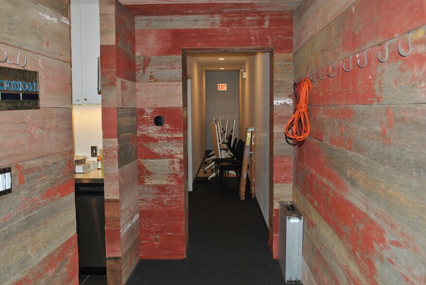 More Photos Of 1434 W Montrose Ave, Chicago Storefront For Sale