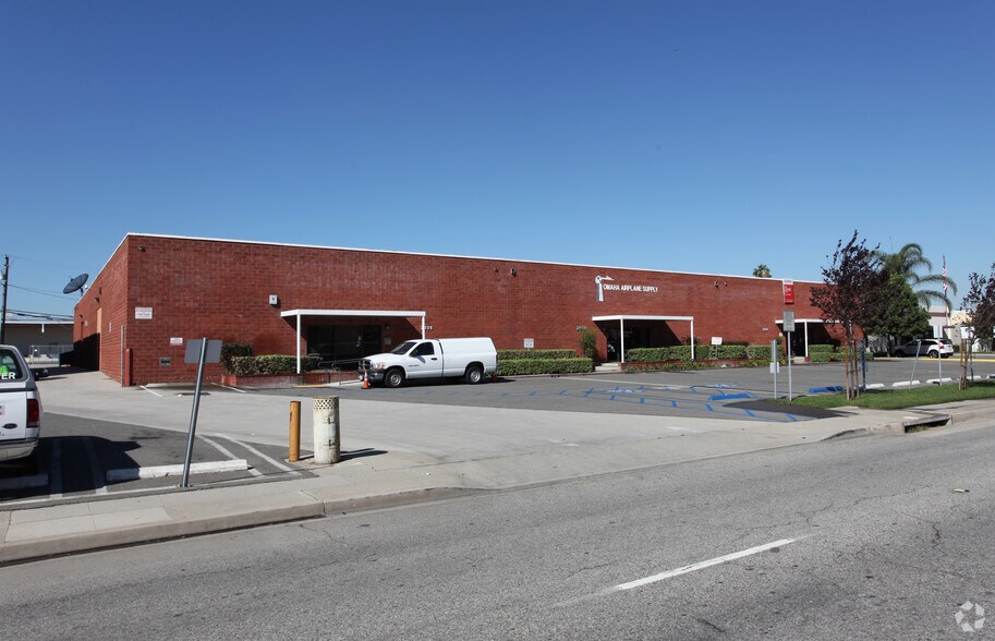 Primary Photo Of 2935-2955 Redondo Ave, Long Beach Warehouse For Lease