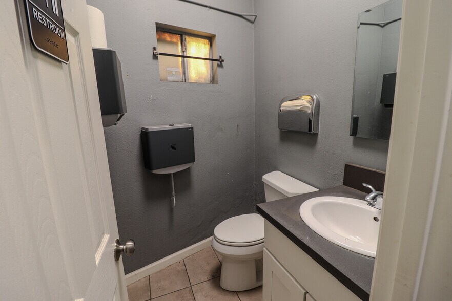 More Photos Of 3127 W Beverly Blvd, Montebello Storefront Retail Office For Sale