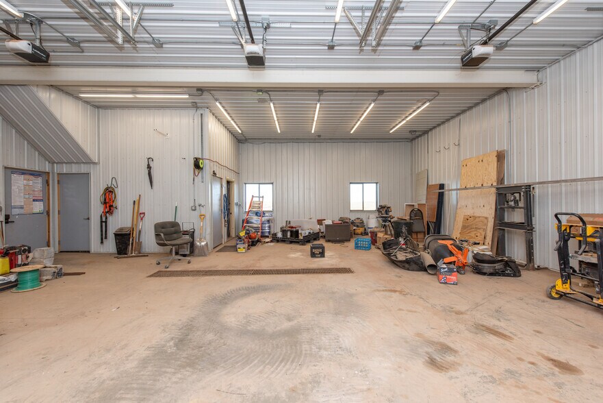 More Photos Of 13603 38th St SW, Belfield Flex For Lease