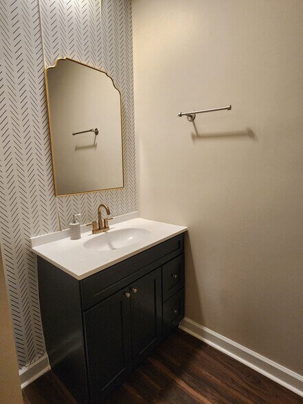 More Photos Of 124 Gillespie St, Fayetteville Office For Lease