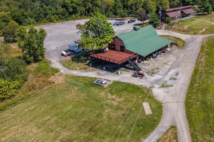 More Photos Of 245 Tanglewood Ct, Taylorsville General Retail For Sale