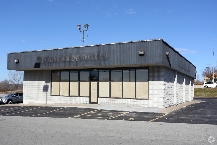 Primary Photo Of 4707 E Bannister Rd, Kansas City Freestanding For Lease