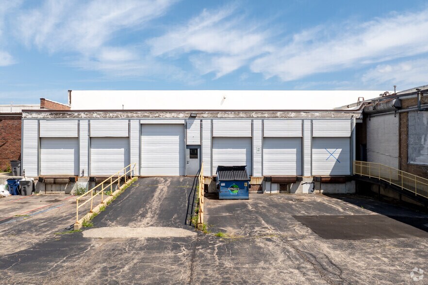 More Photos Of 1200 Saint Charles St, Elgin Light Distribution For Lease