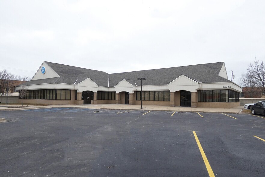More Photos Of 34620 Utica Rd, Fraser Office For Lease