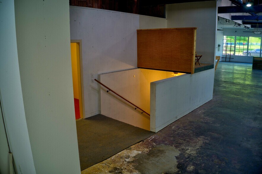 More Photos Of 3384 SE Milwaukie Ave, Portland General Retail For Sale