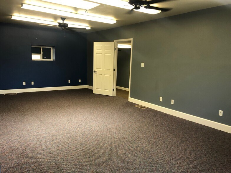 More Photos Of 2007 Freedom Blvd, Freedom Office For Sale