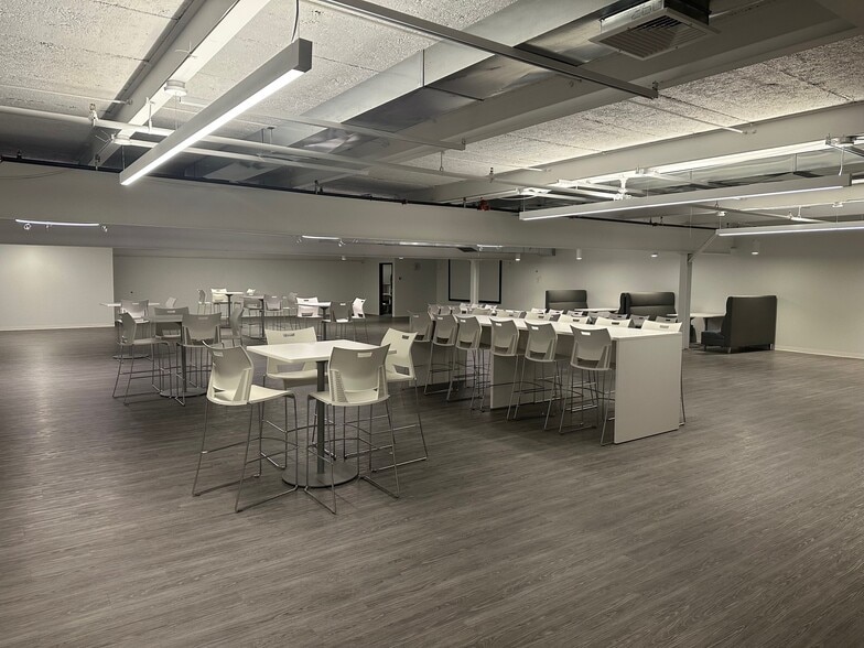 More Photos Of 576 Broadhollow Rd, Melville Office For Sale