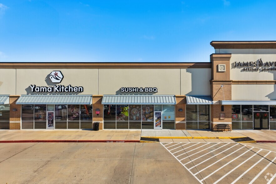 More Photos Of 4531-4589 East Sam Houston Pky S, Pasadena Unknown For Lease