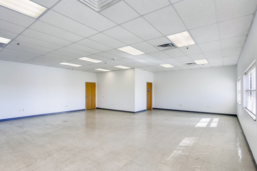 More Photos Of 840 Diamond Valley Pky, Windsor Industrial For Sale