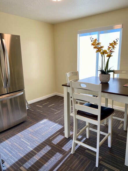 More Photos Of 579 S Main St, Kaysville Office For Sale