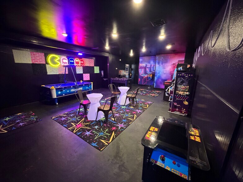 More Photos Of 1111 E Park Ave, Anaconda Restaurant For Sale