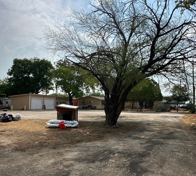 More Photos Of 10536 S US Highway 181, San Antonio Apartments For Sale