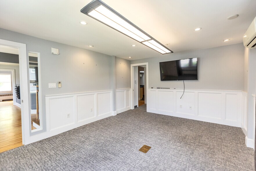 More Photos Of 479 Nashua St, Milford Office For Sale