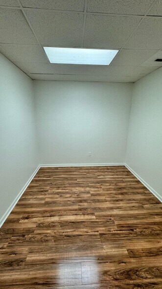 More Photos Of 1707 Fairview Blvd, Fairview Coworking Space