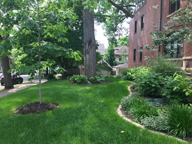 More Photos Of 2124 Dupont Ave S, Minneapolis Loft Creative Space For Lease