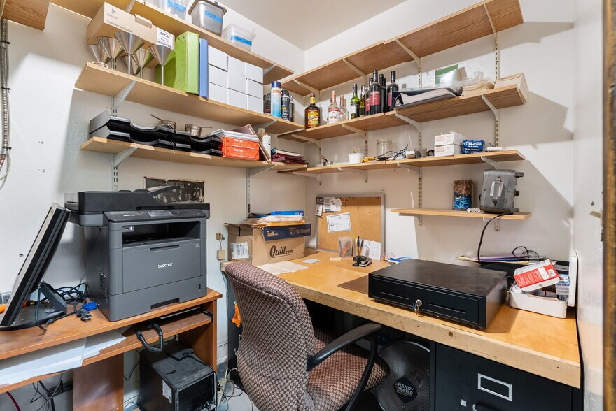 More Photos Of 205 Court St, The Dalles Restaurant For Sale