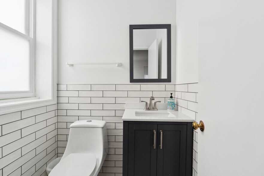 More Photos Of 2939 W Marshall St, Richmond Office For Lease