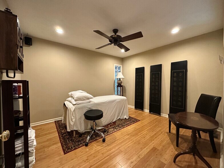 More Photos Of 2080 Prince Ave, Athens Medical For Lease
