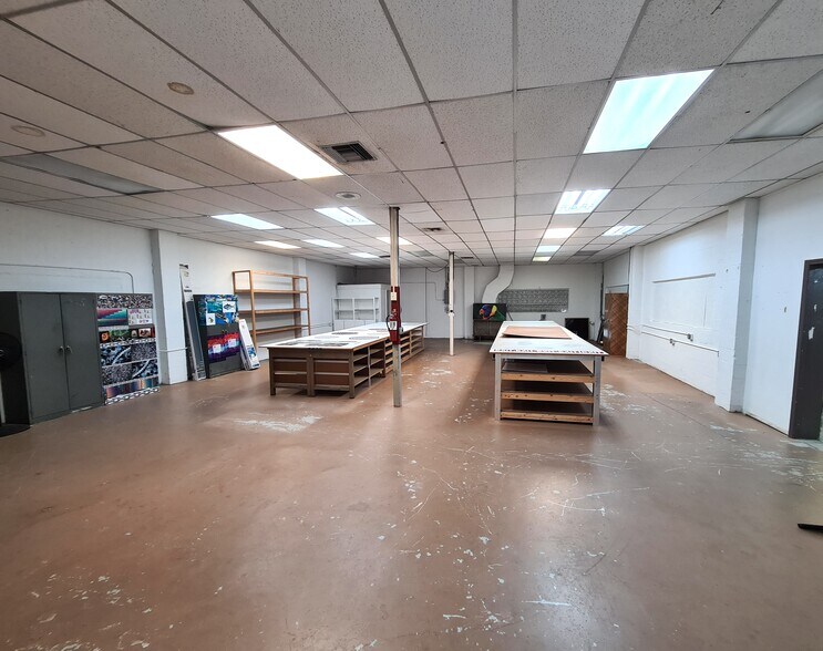 More Photos Of 4521 NE 5th Ter, Fort Lauderdale Manufacturing For Lease