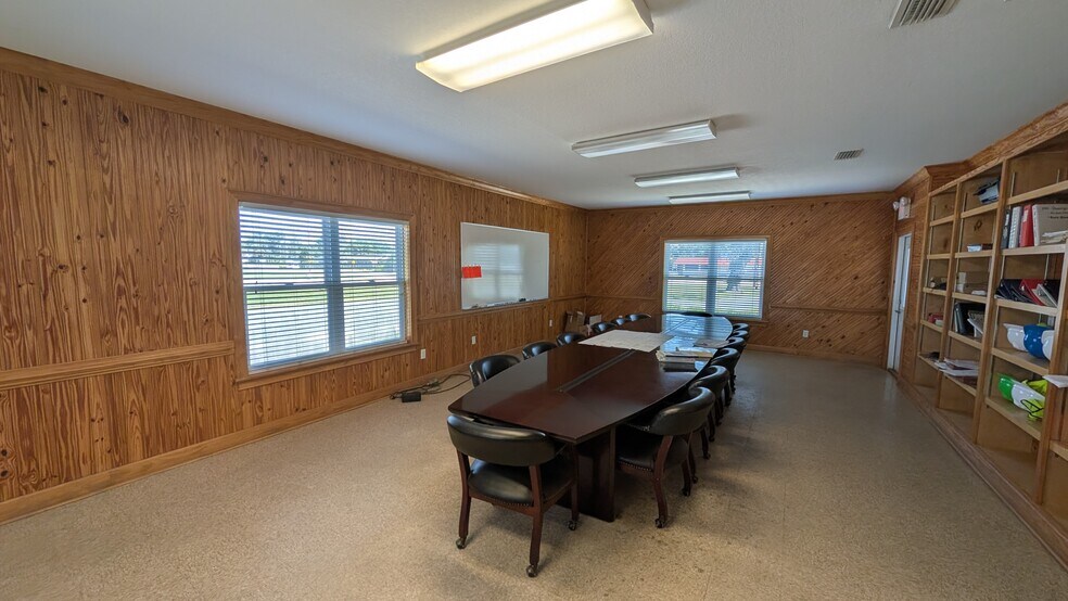 More Photos Of 1509 S Byron Butler Pky, Perry Manufacturing For Lease
