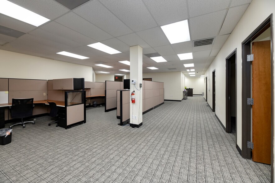 More Photos Of 1610 Corporate Ct, Irving Office For Lease