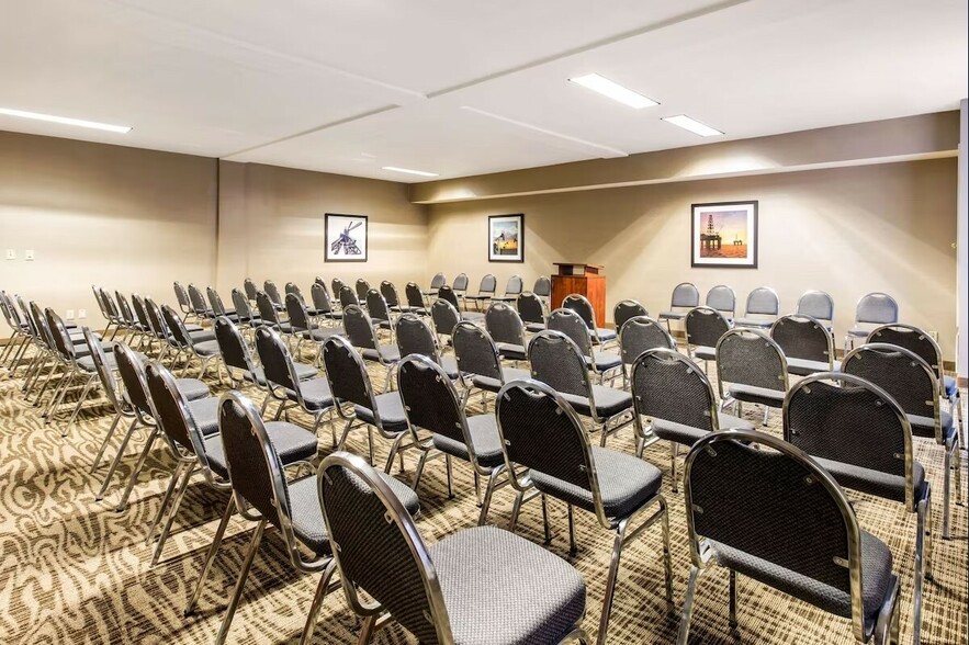 More Photos Of 7014 Will Clayton Pky, Humble Hotel For Sale