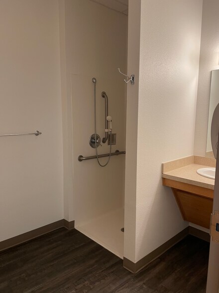 More Photos Of 4102 Old Jacksboro Hwy, Wichita Falls Medical For Lease