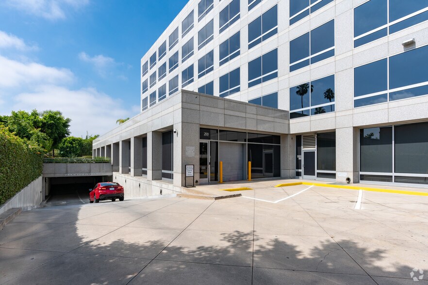 More Photos Of 200 S Los Robles Ave, Pasadena Office For Lease