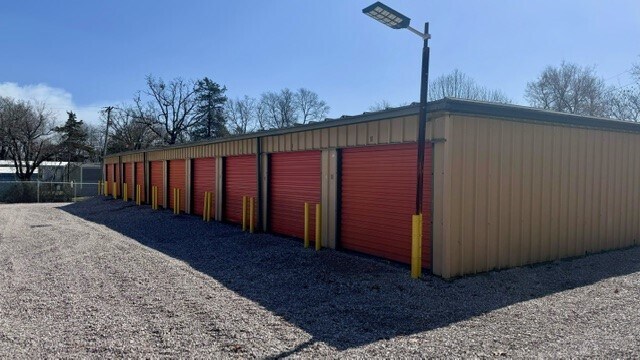 More Photos Of 130 Illinois St, Hot Springs National Park Self Storage For Sale