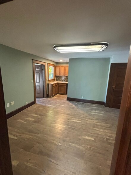 More Photos Of 150 Court St, Chardon Office Residential For Lease