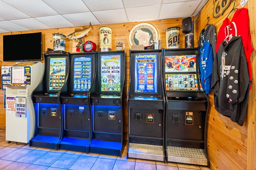 More Photos Of W7916 Hwy 70, Spooner Restaurant For Sale