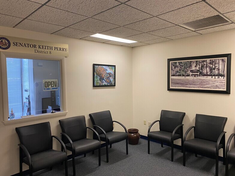 More Photos Of 2610 NW 43rd St, Gainesville Office For Lease