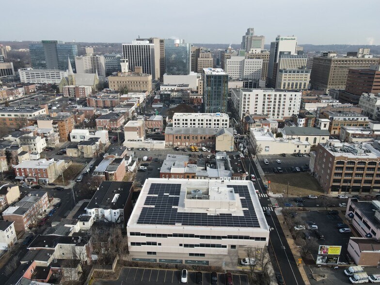 More Photos Of 625 N Orange St, Wilmington Office For Sale
