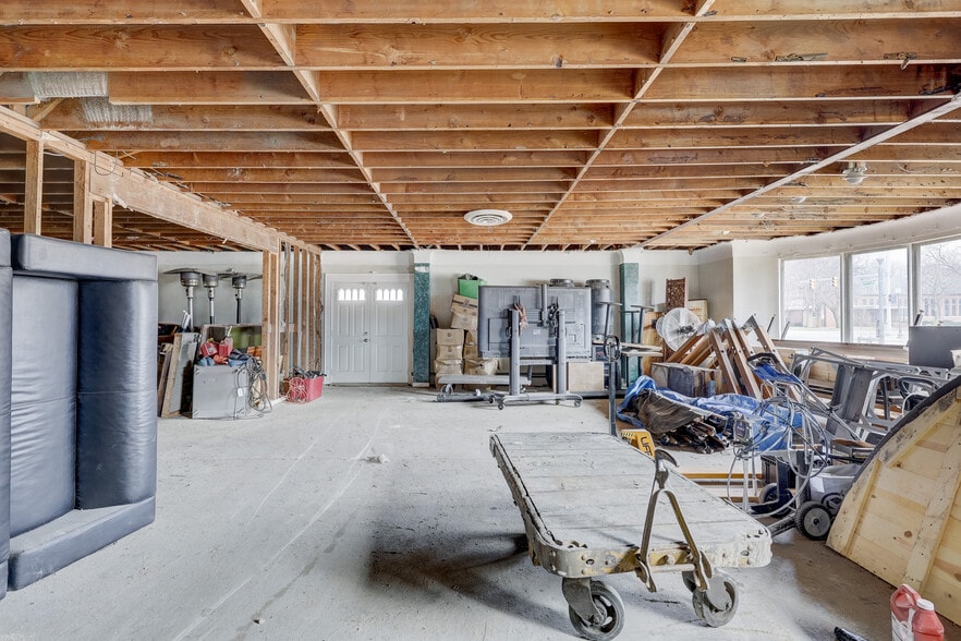 More Photos Of 23919 John R Rd, Hazel Park Freestanding For Sale