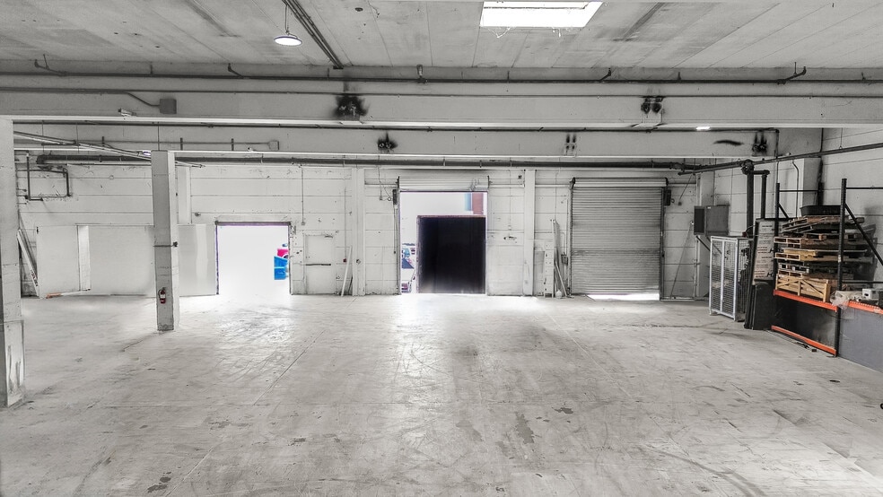 More Photos Of 2441 Viscount Row, Orlando Warehouse For Lease