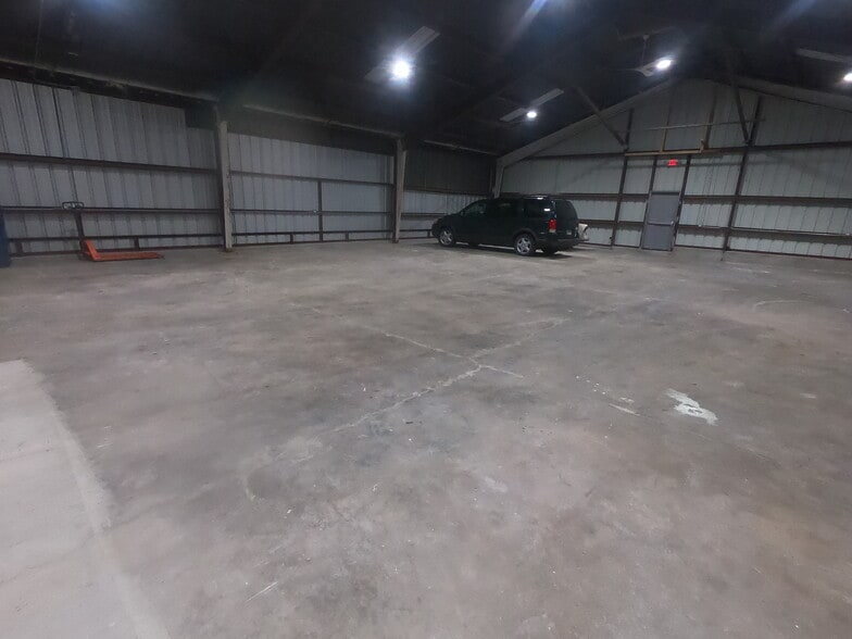 More Photos Of 109 S 11th Ave, Maywood Warehouse For Sale