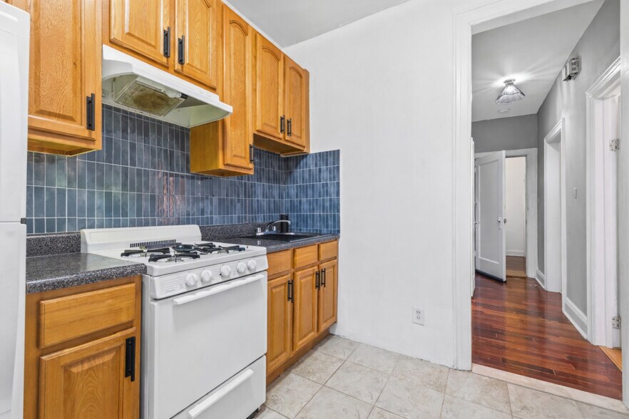 More Photos Of 1840 21st Dr, Astoria Apartments For Sale