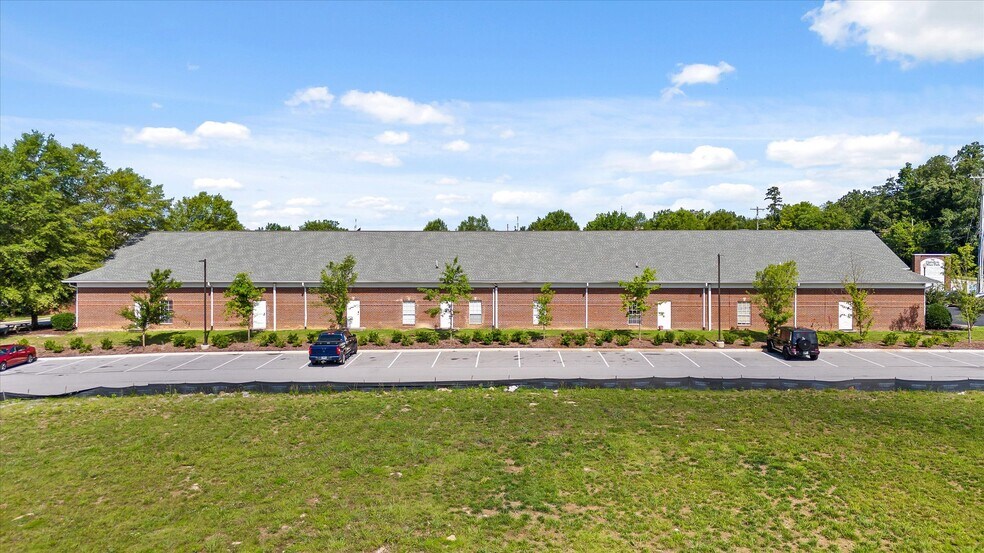 More Photos Of 7446 Shallowford Rd, Chattanooga Medical For Lease