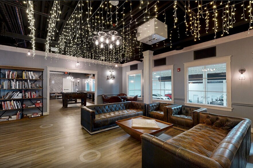 Primary Photo Of 10 Kingsbridge Rd, Fairfield Office For Lease