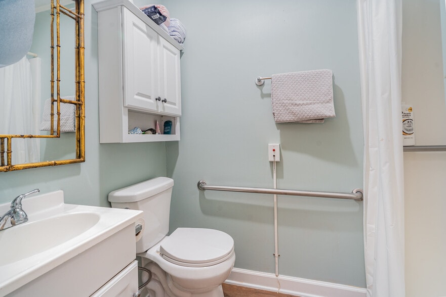 More Photos Of 2415A-2415B-2441 S Center St, Hickory Assisted Living For Sale