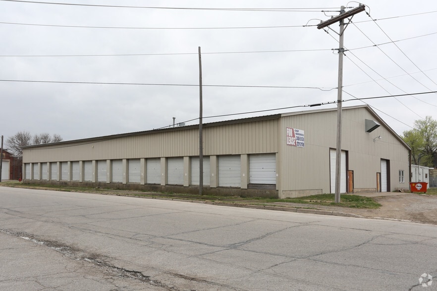 More Photos Of 127-135 NW Van Buren St, Topeka Warehouse For Sale