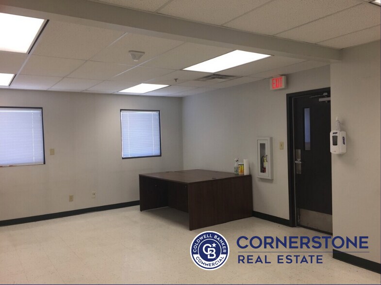 More Photos Of 6450 E Yellowstone Hwy, Evansville Warehouse For Lease