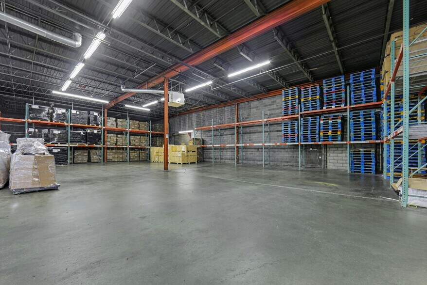 More Photos Of 370 Bergen Ave, Kearny Warehouse For Lease