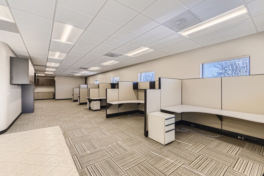 More Photos Of 15354 E Hinsdale Cir, Englewood Warehouse For Sale